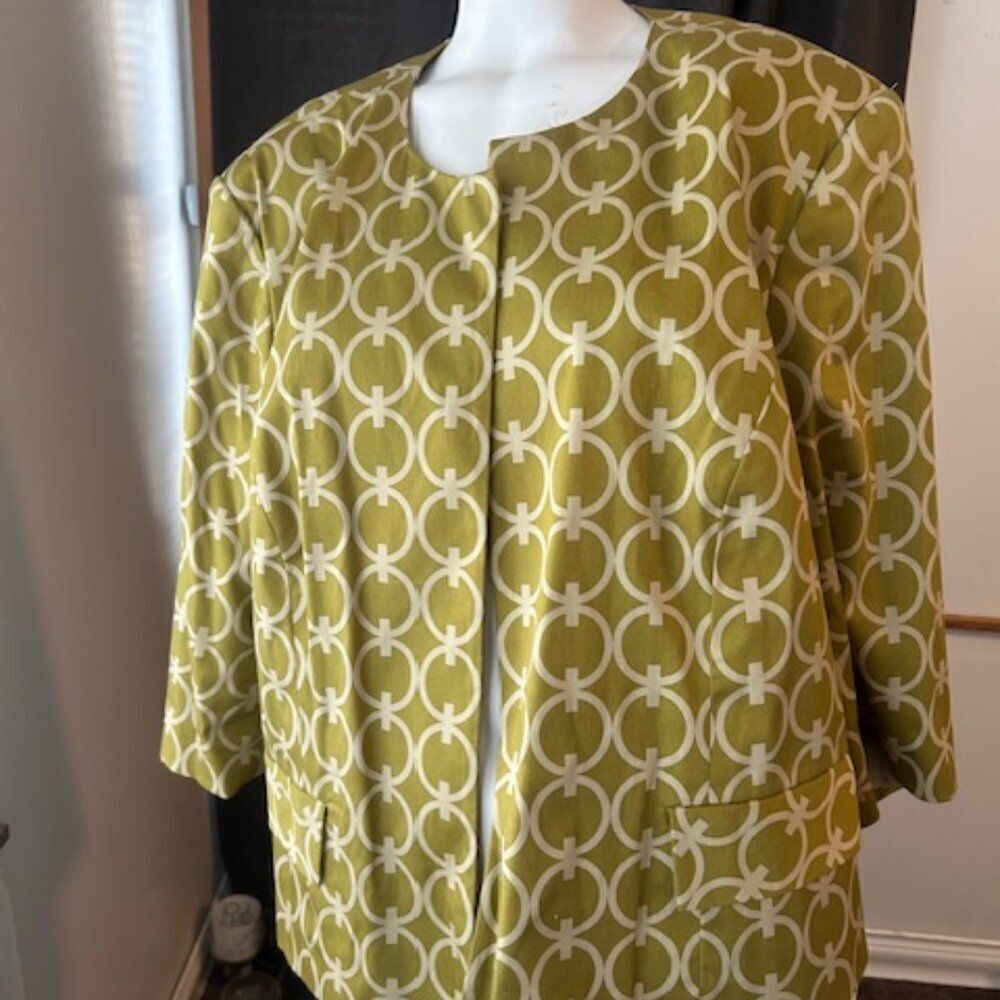 Talbots Woman Green/White geometric pattern 3/4 sleeves blazer, size 18WP